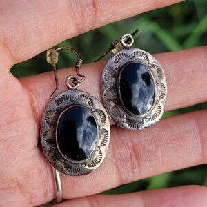 Vintage Native American handmade 925 sterling silver stampwork onyx earrings